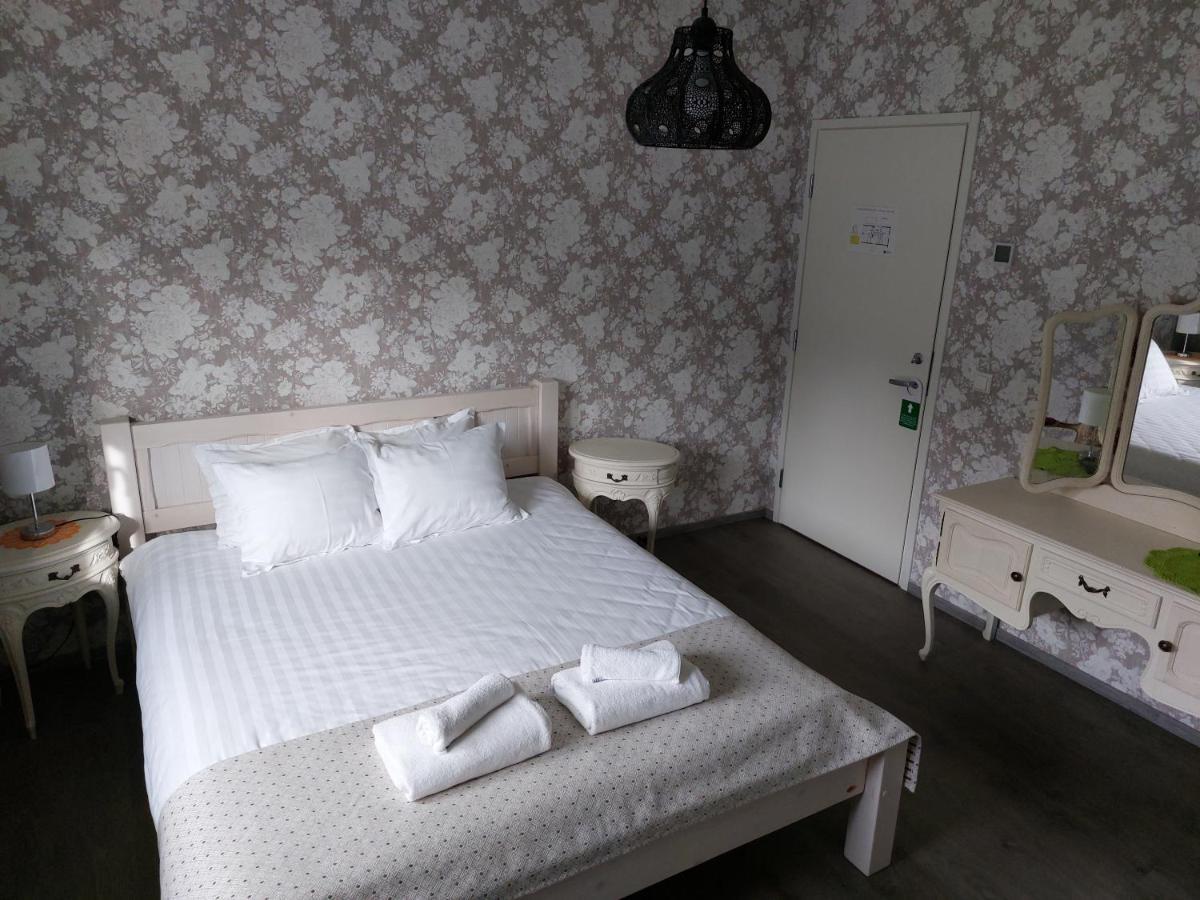 Tamme Teemaja Hotel Iisaku Phòng bức ảnh